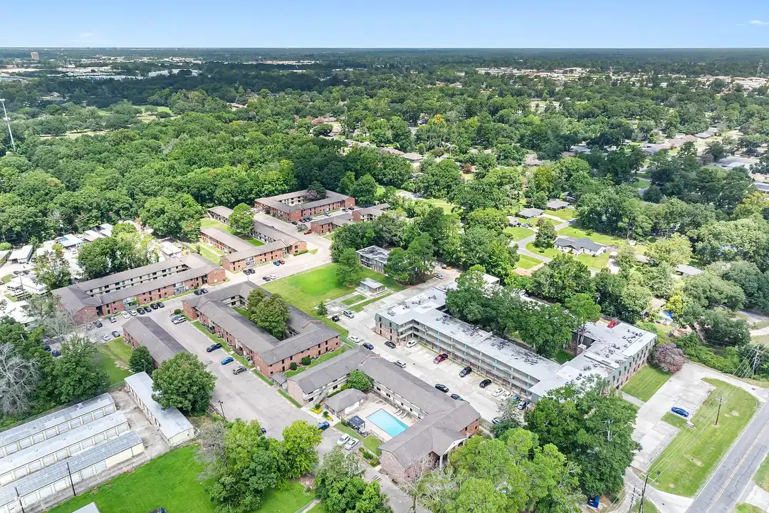 Park East Apartments – photo 1