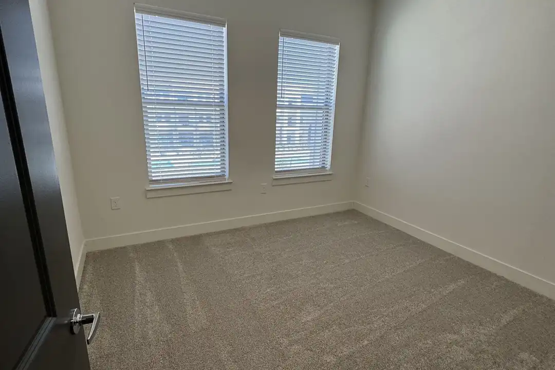 2731 E Sherman Dr unit 817 - View 4