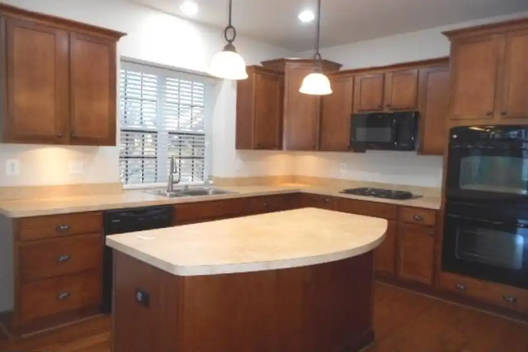 156 Standpipe Rd - More
