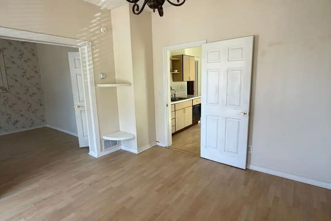 625 Wilmington Ave - View 6