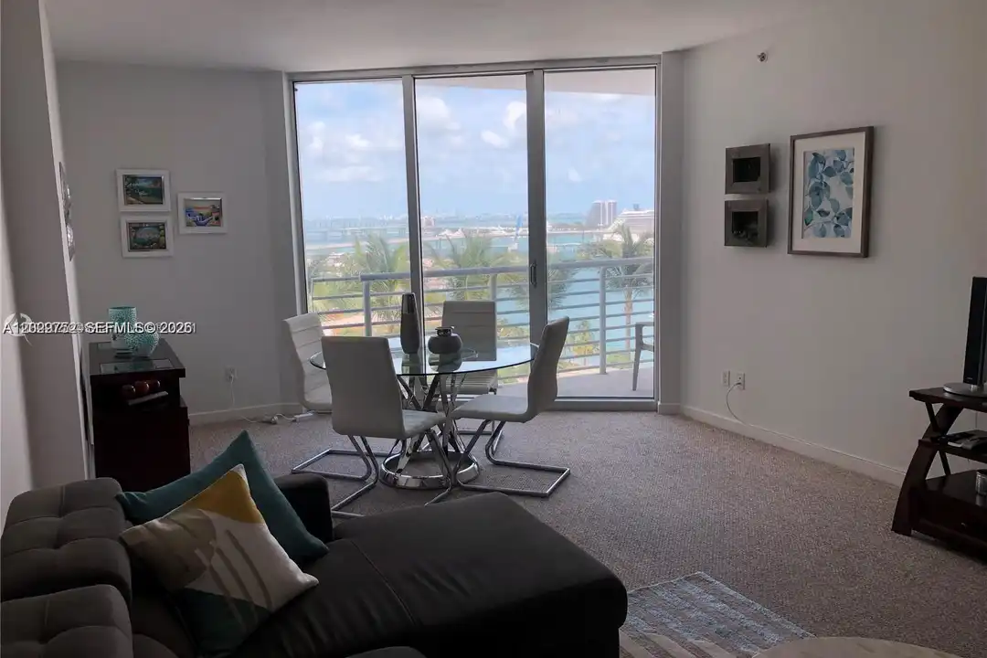 325 S Biscayne Blvd unit 1716 - View 3