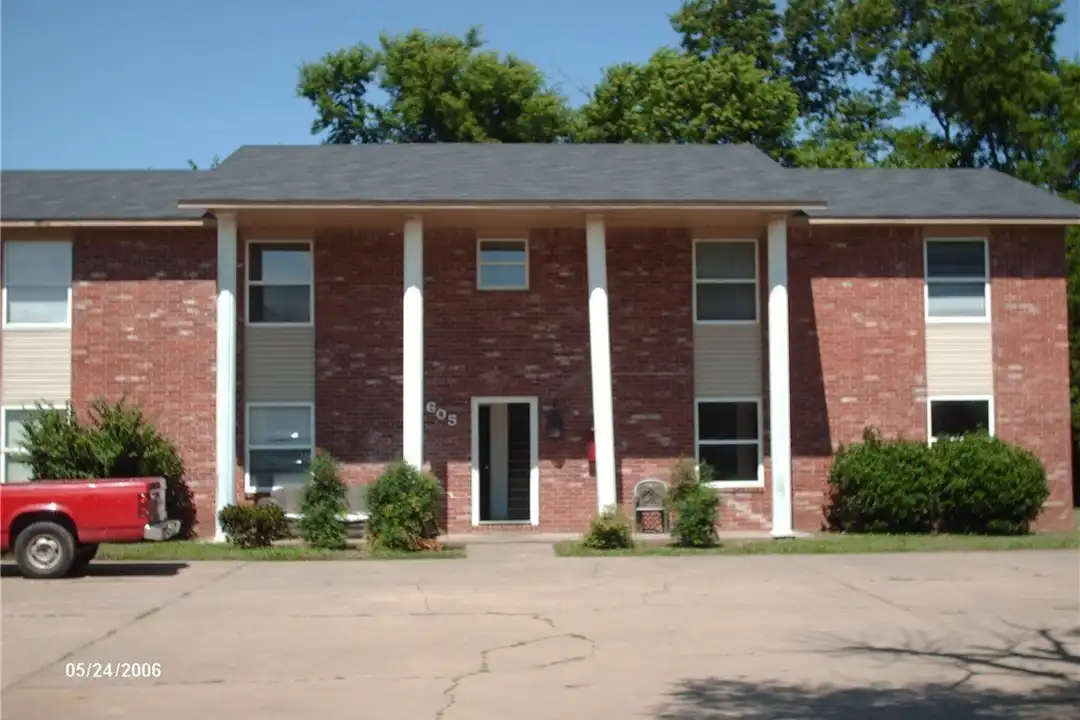 605 N Betty Jo Dr #2 – photo 1
