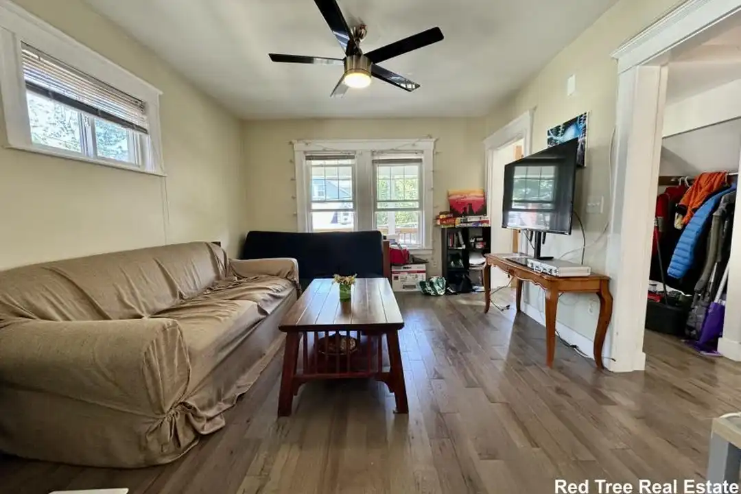 39 Westford St – pohled 6