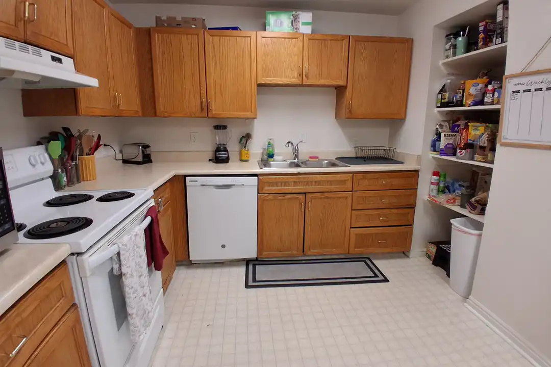 585 N 400 E unit # 1 - View 4