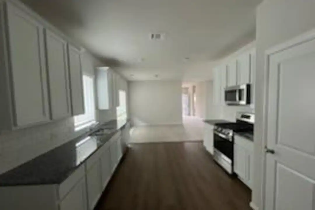 157 Mammoth Dr - View 2