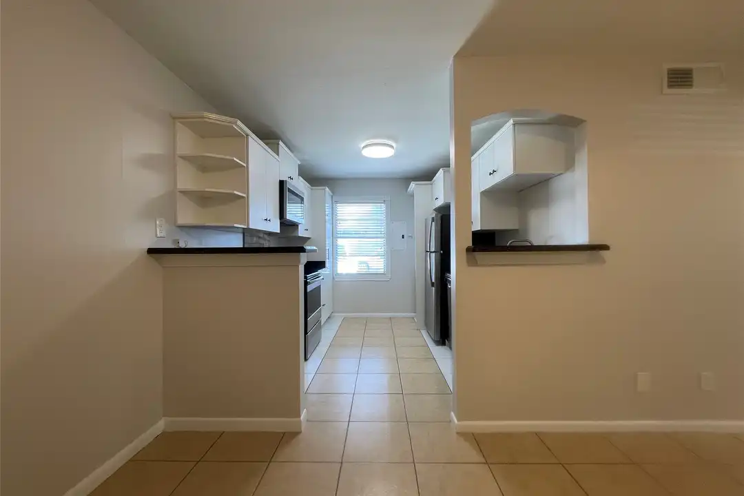 Apartment in Houston, Houston Heights - View 4