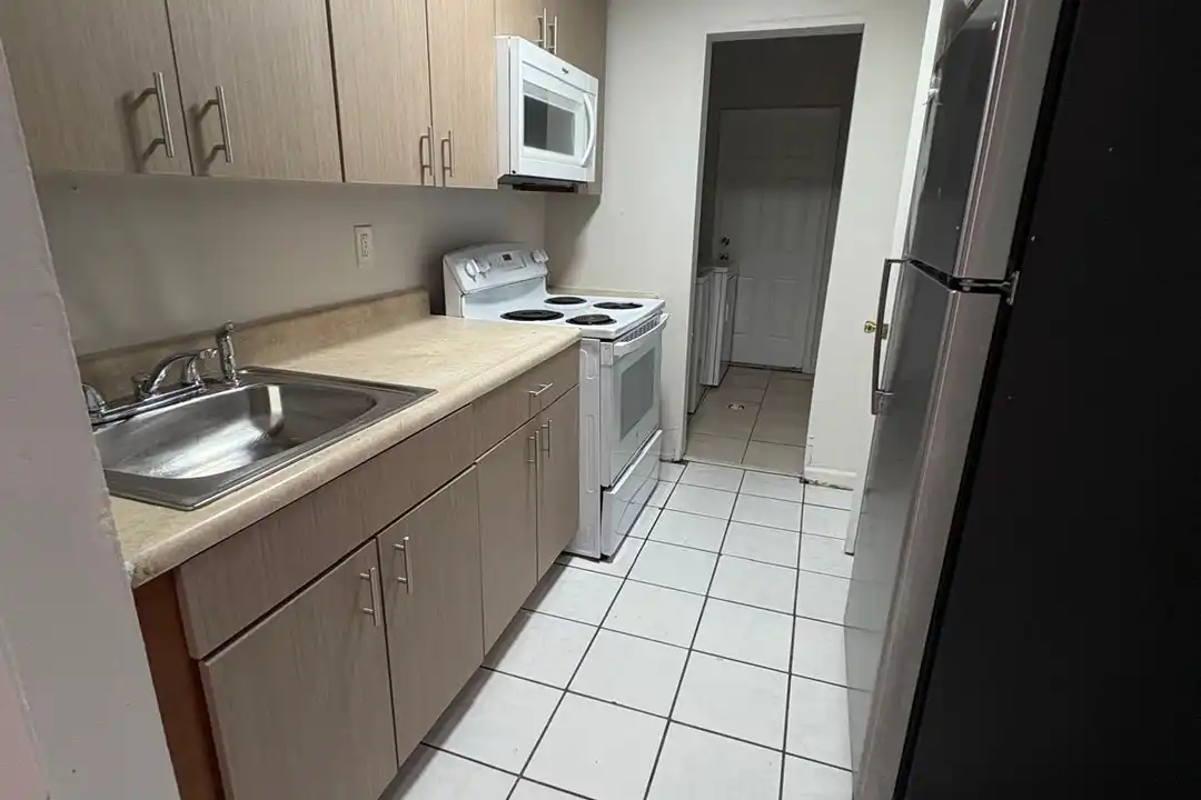 900 NW 17th Ave #EAST - View 4