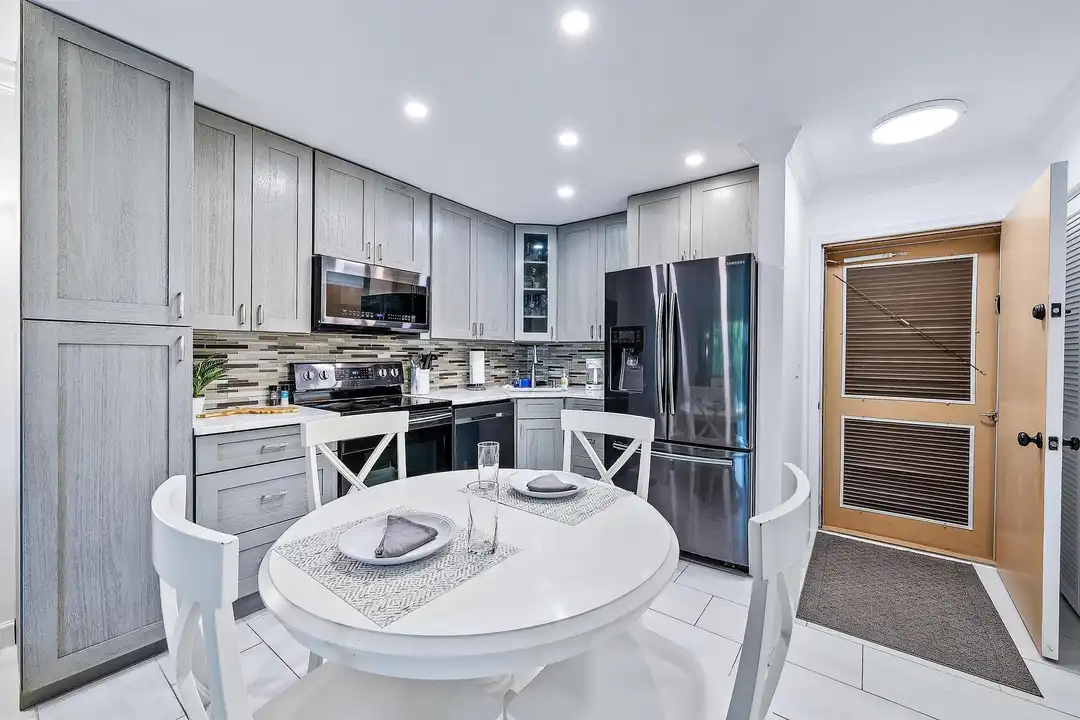 2400 S Ocean Dr #621 - View 3