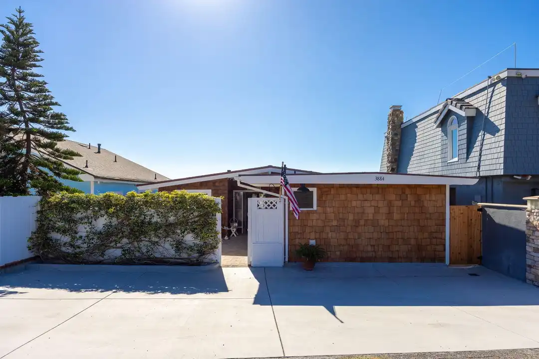 3884 Pacific Coast Hwy - View 3