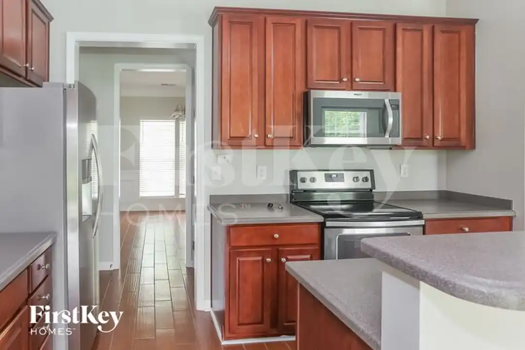 House in Huntersville - More