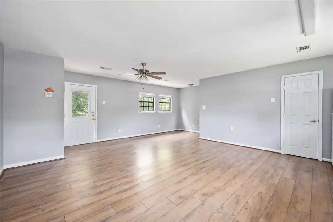 2119 N Austin Ave unit C - More
