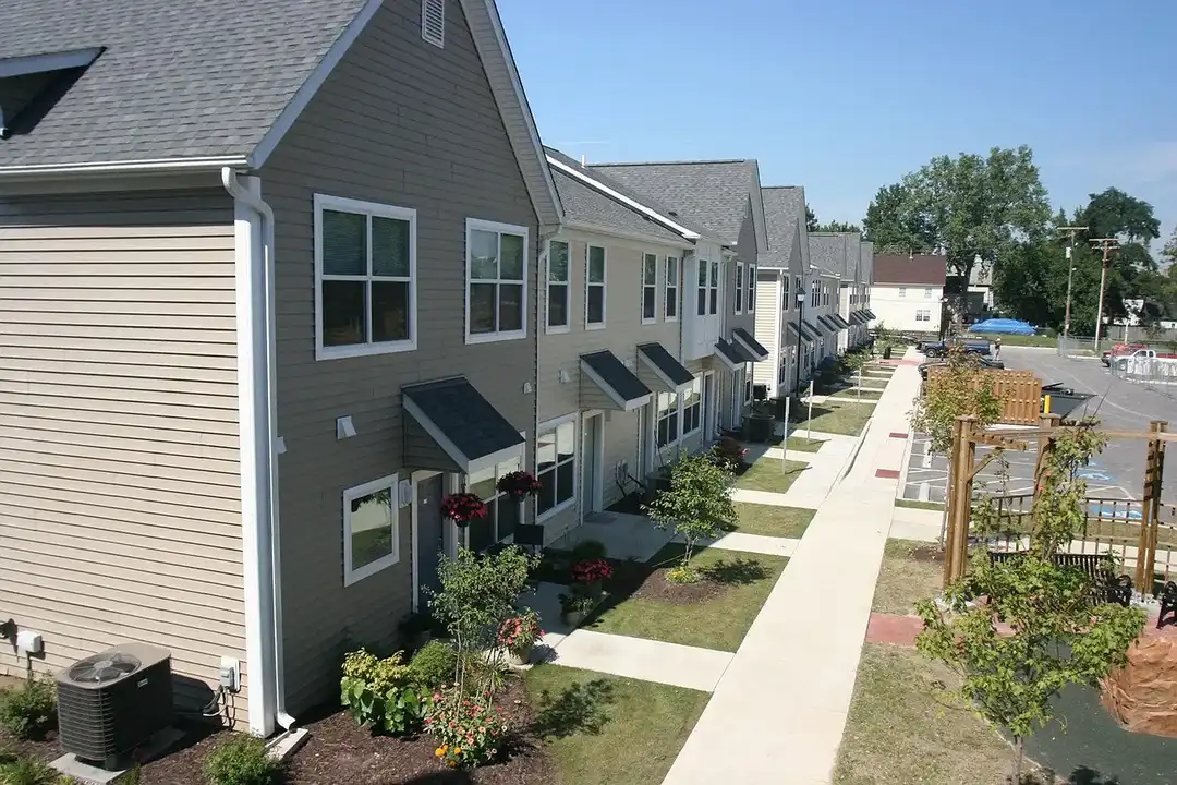 Tremont Pointe Apartments – photo 1