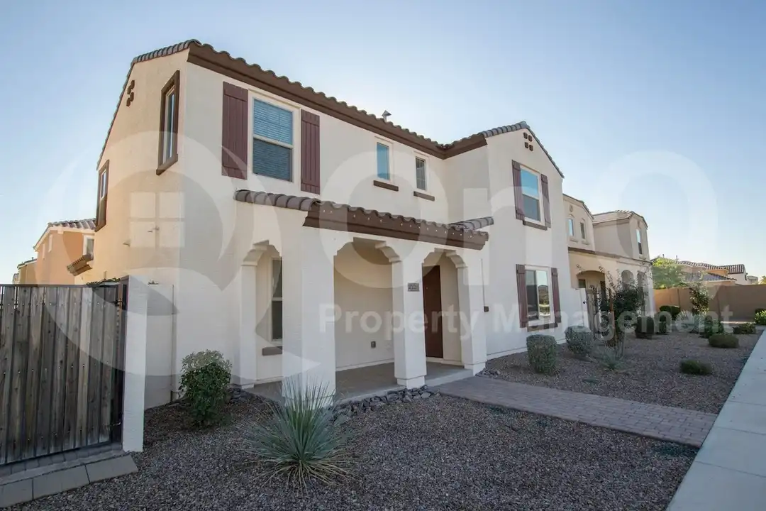 2220 S Ponderosa Dr - View 2