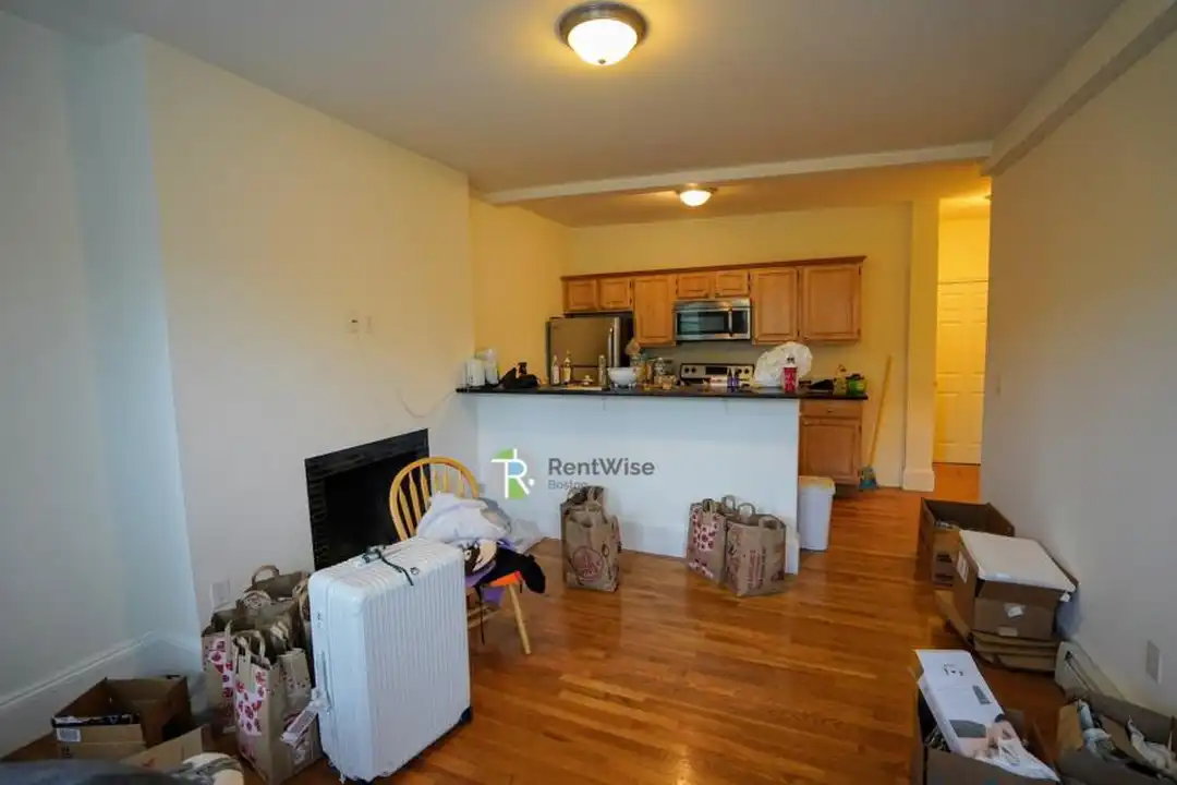 1322 Commonwealth Ave - View 4