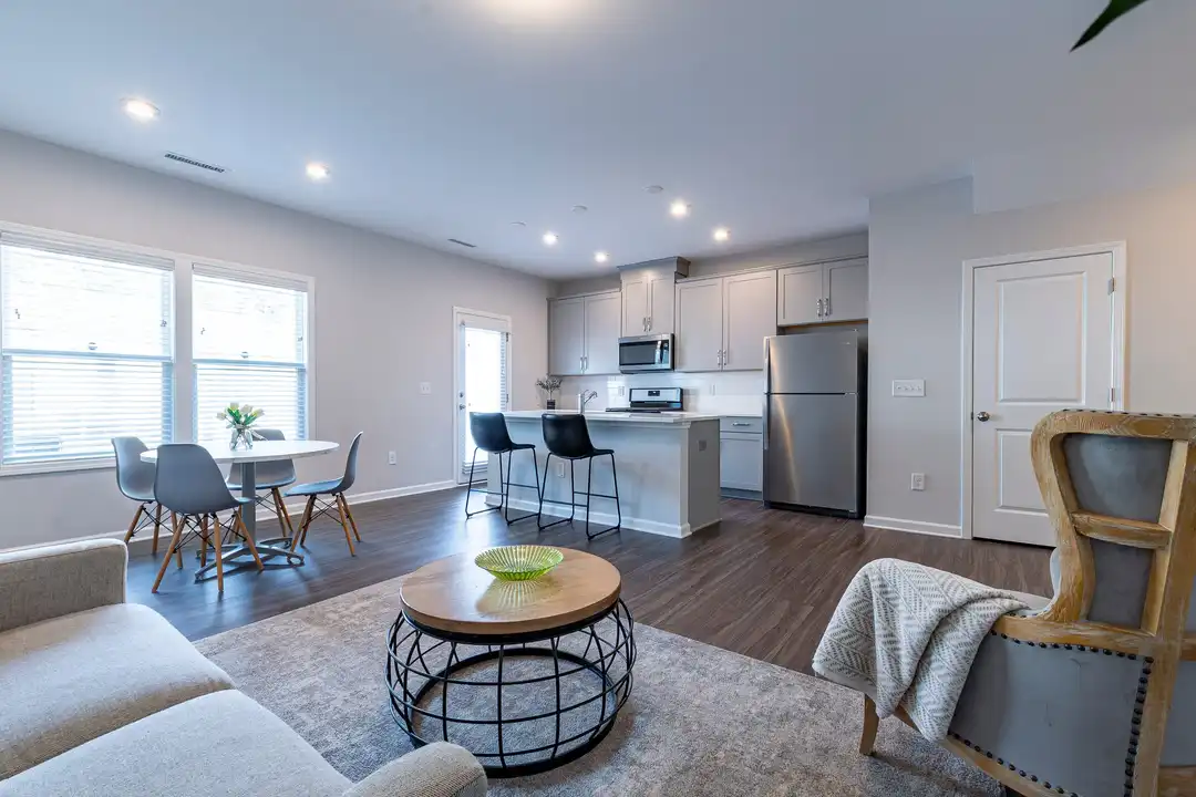 804 Oak Center Dr - View 3