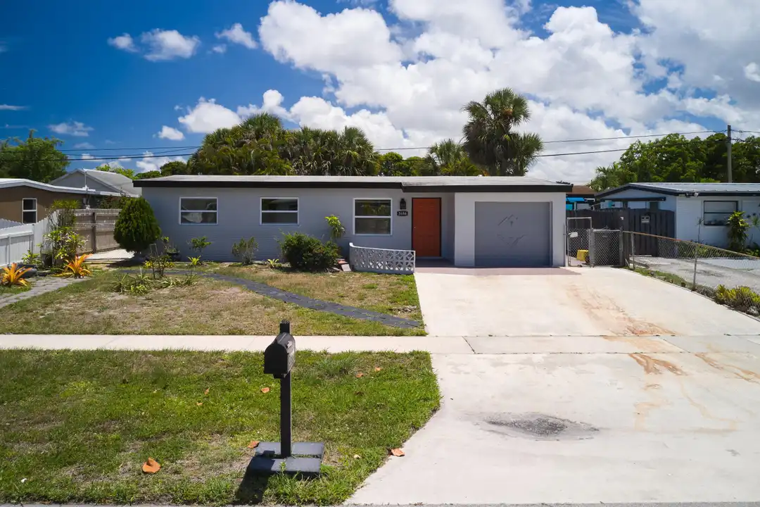 3686 Gull Rd - View 2