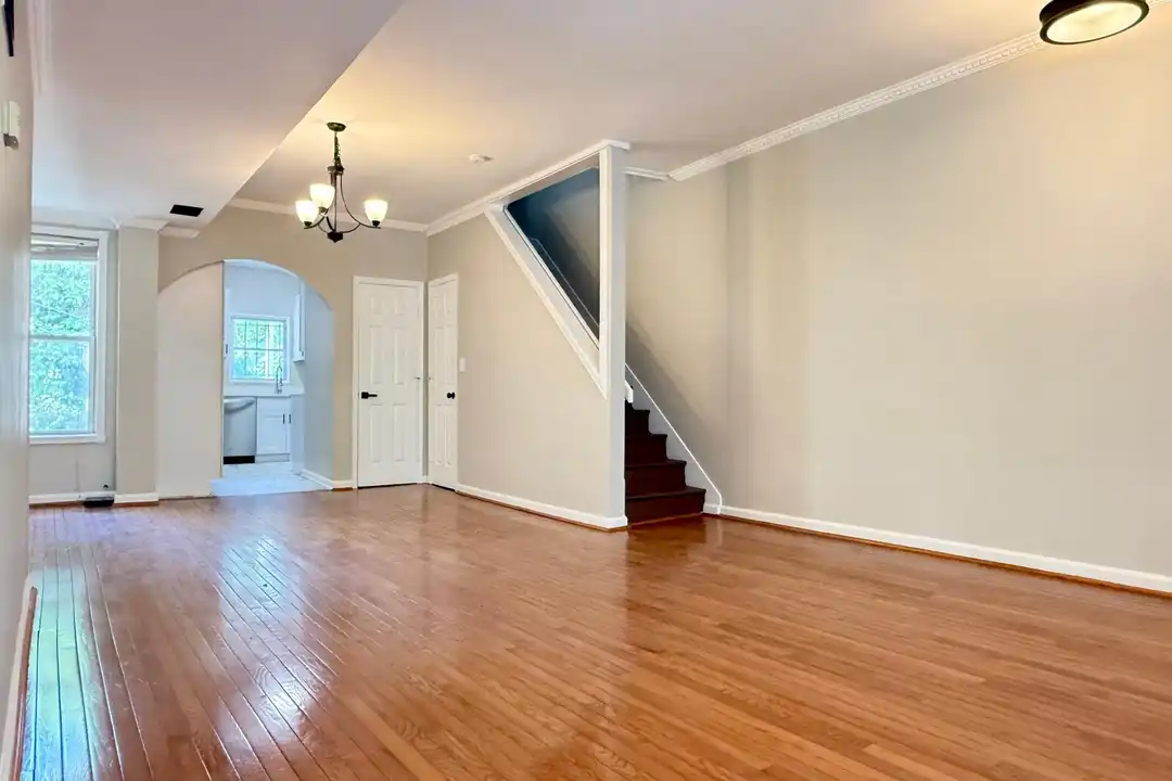 1004 Girard St NW - View 4