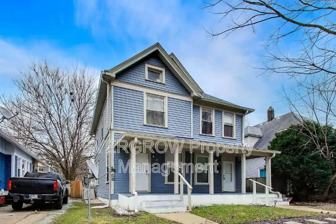 415 N Oxford St – pohled 3
