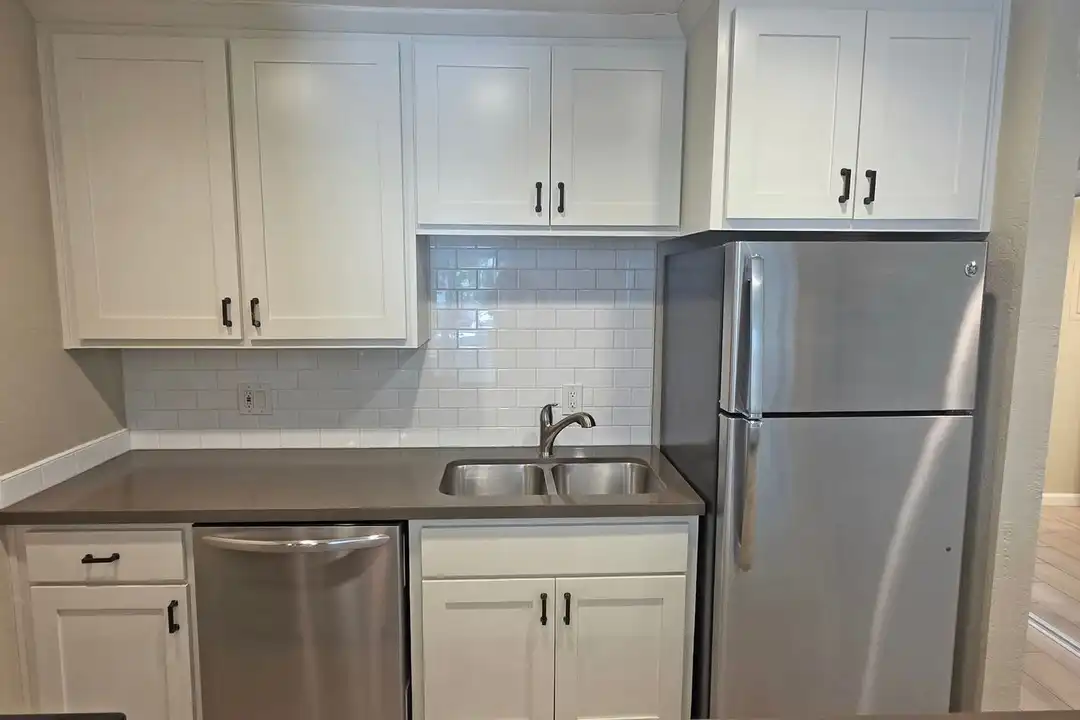 2222 I St unit 15 - View 4