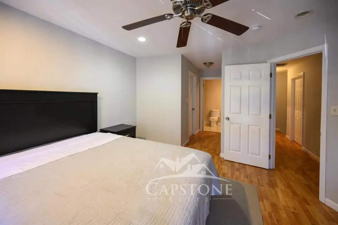 Apartment in Newark - View 2