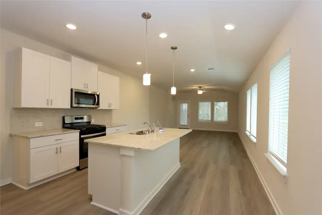 6686 Lahna Oak Dr - View 4