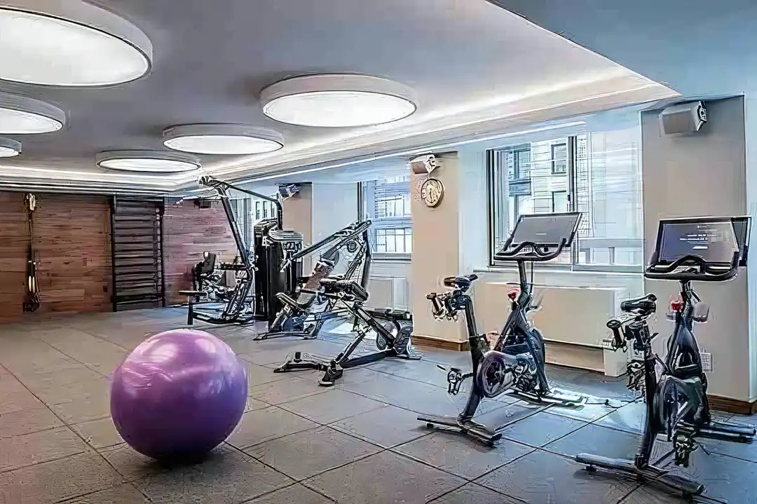 130 W 15th St unit 3G – další