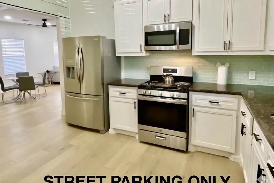 301 Tabor St - More