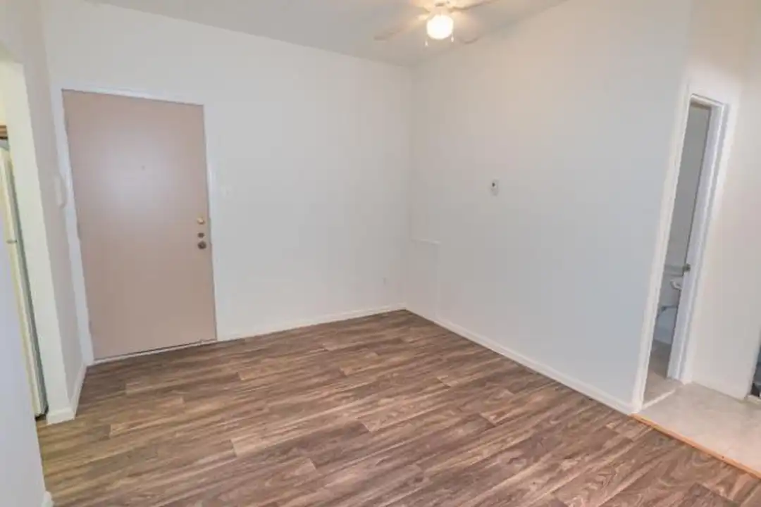 30 E Jefferson St - View 6