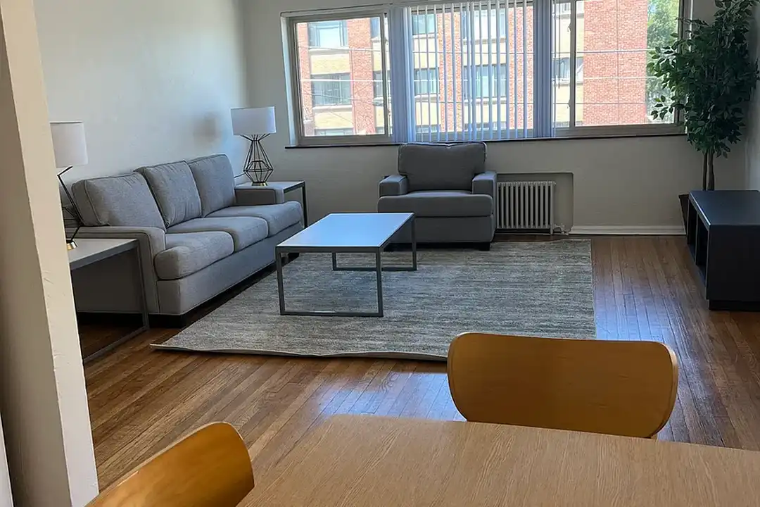Hale Hall Apartments – pohled 2