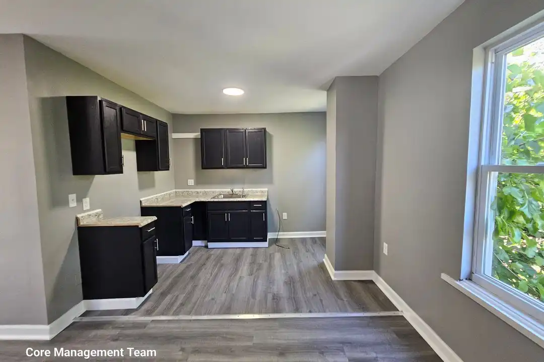 23 Lacona St unit 2 – photo 1