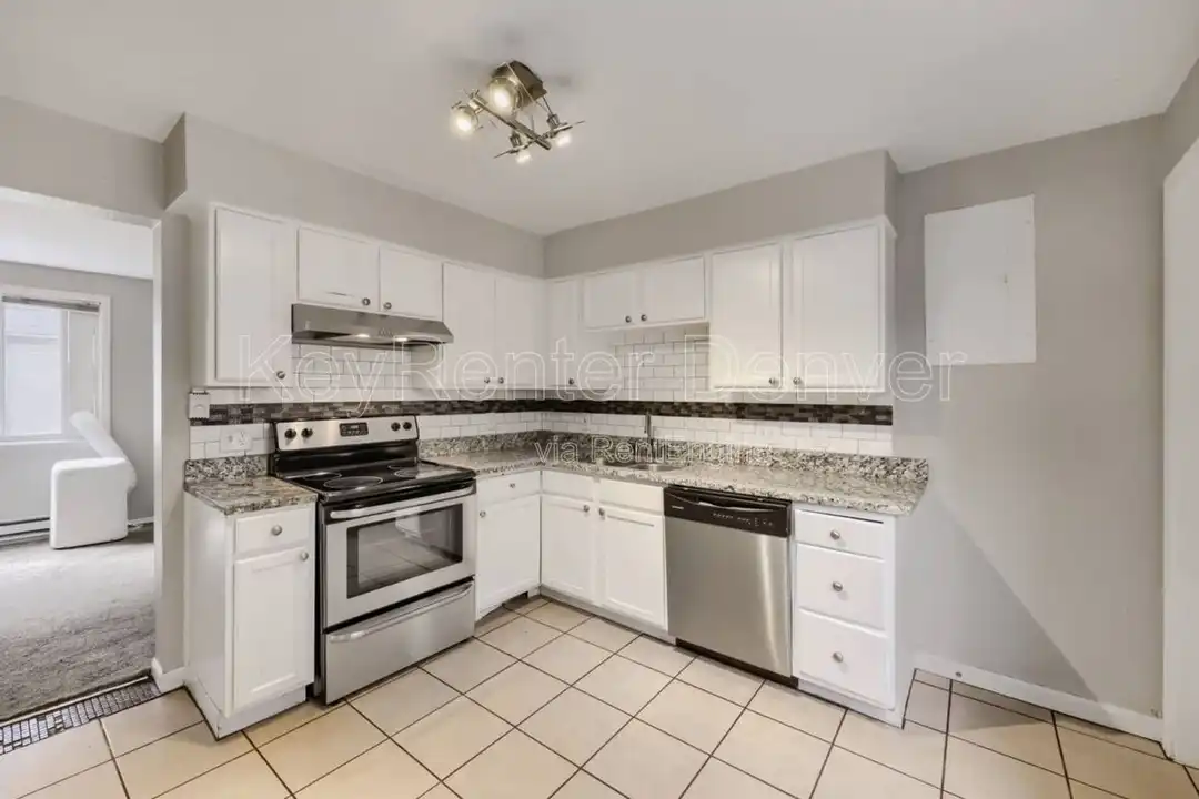 2445 Lawrence St unit D – pohled 6