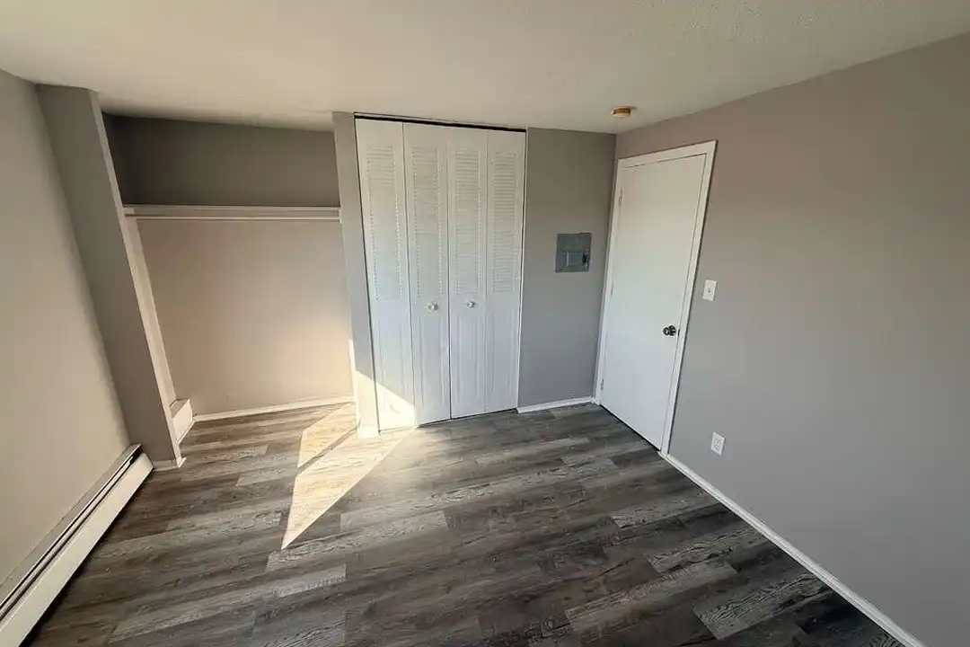13420 Euclid Ave unit 13444- 213 – photo 1 of 6
