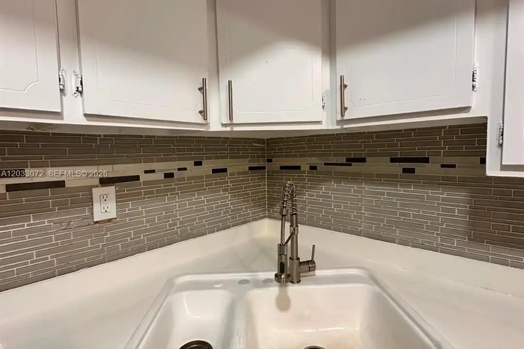 5540 SW 38th Ct unit 0 - View 2