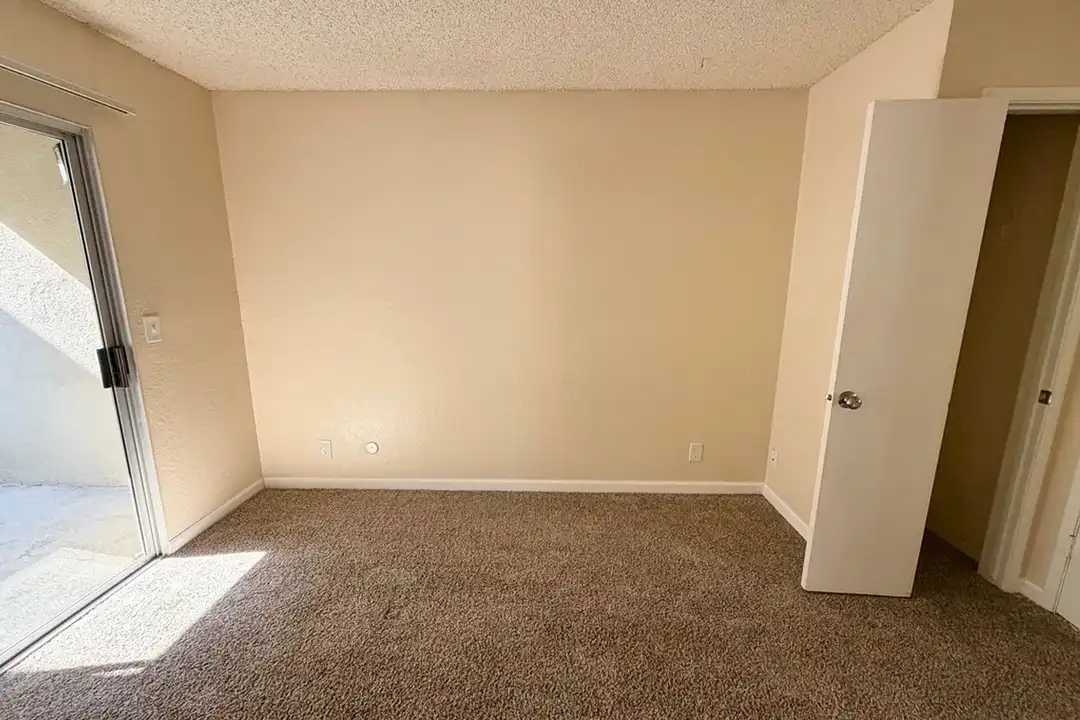 Granada Apartments - View 3