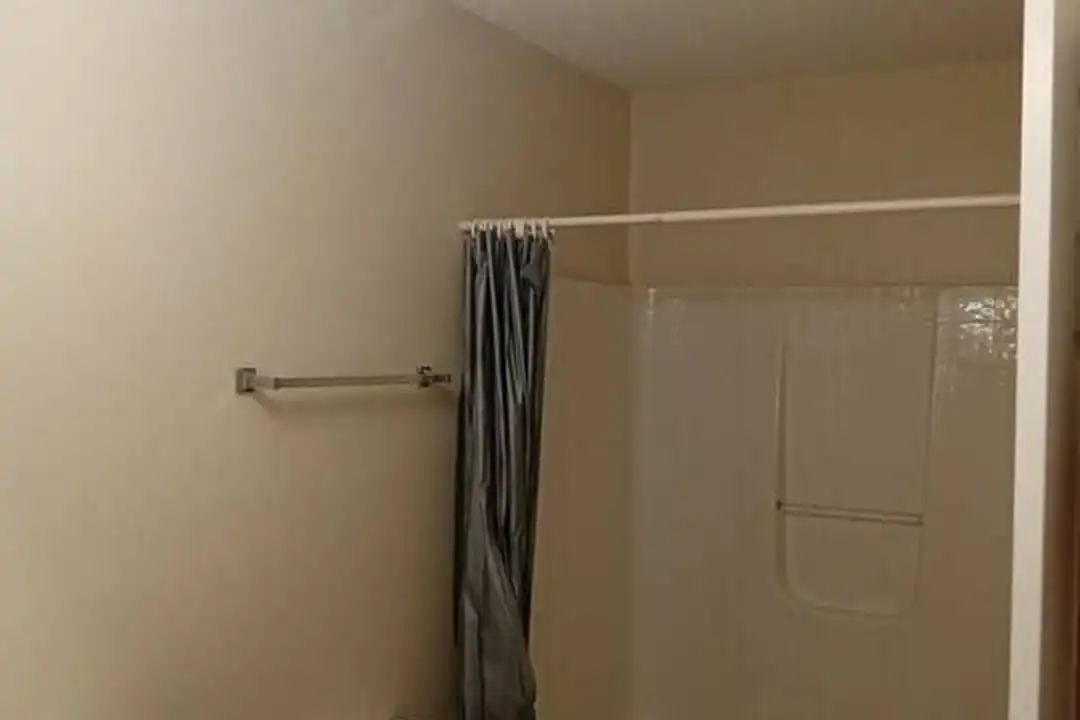 14024 Higgins St - More