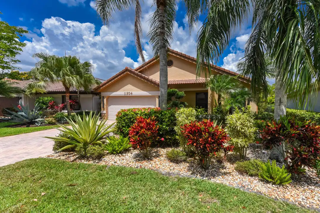 11204 Cloverleaf Cir - View 4