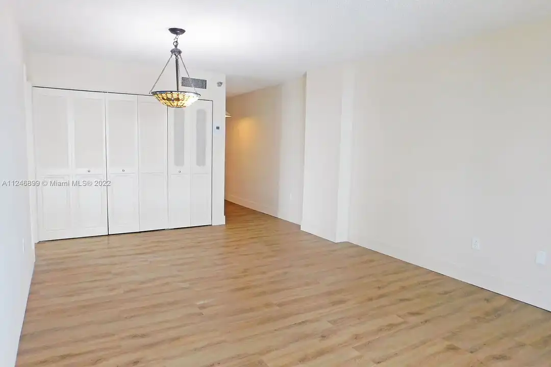 7933 West Dr - View 3