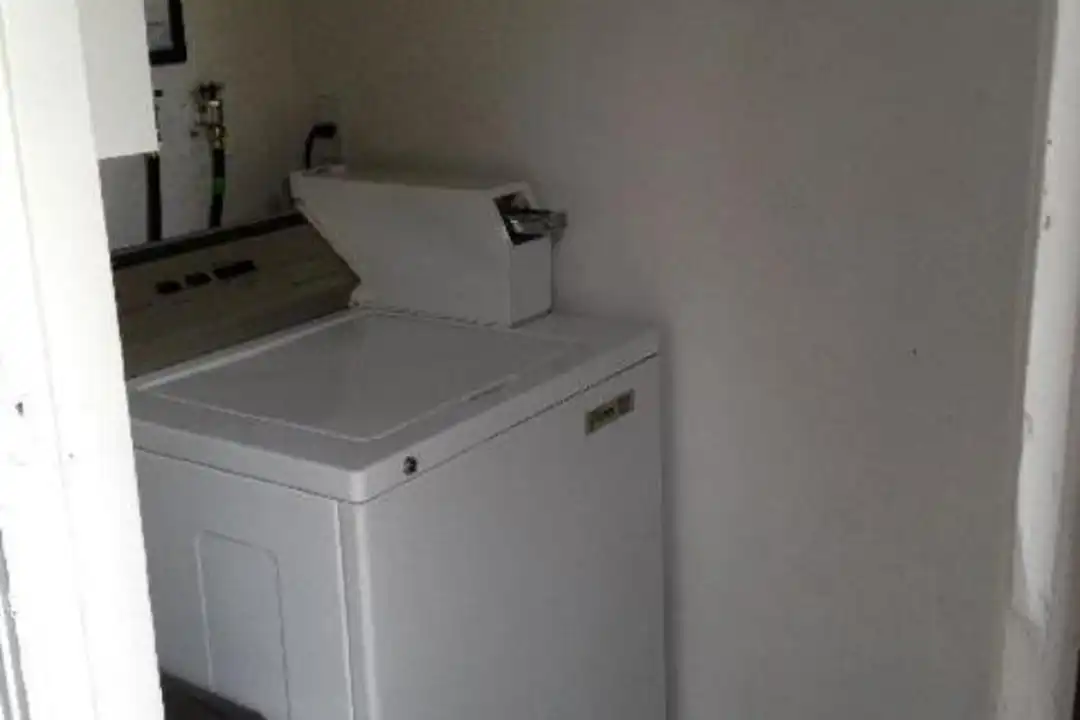 Apartment in Sacramento, North Sacramento - View 3