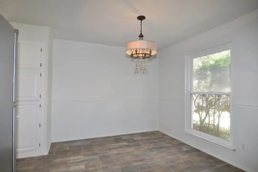 205 Juniper Dr - View 6