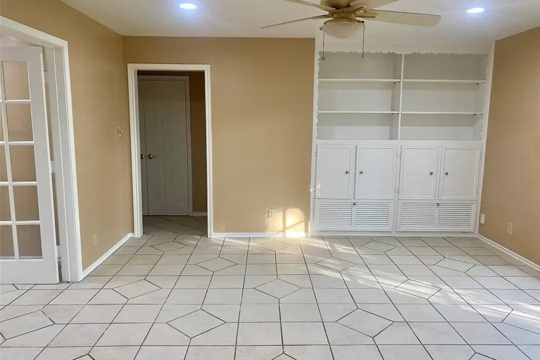 7868 Broadview Dr - View 6