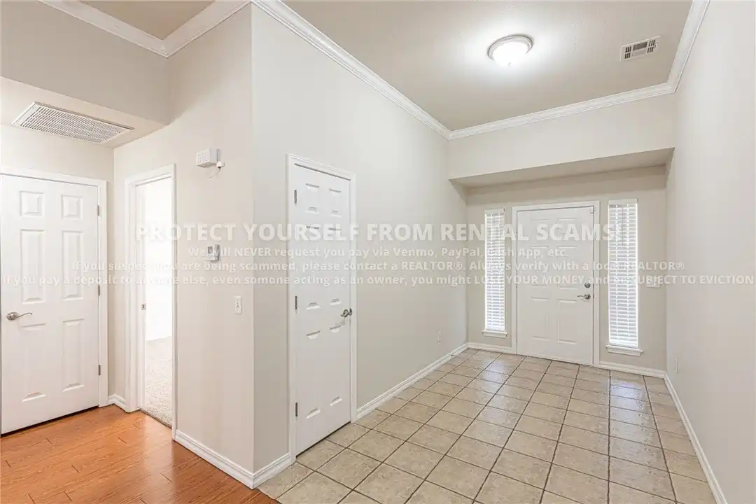 3806 SW Hansom Loop - View 4