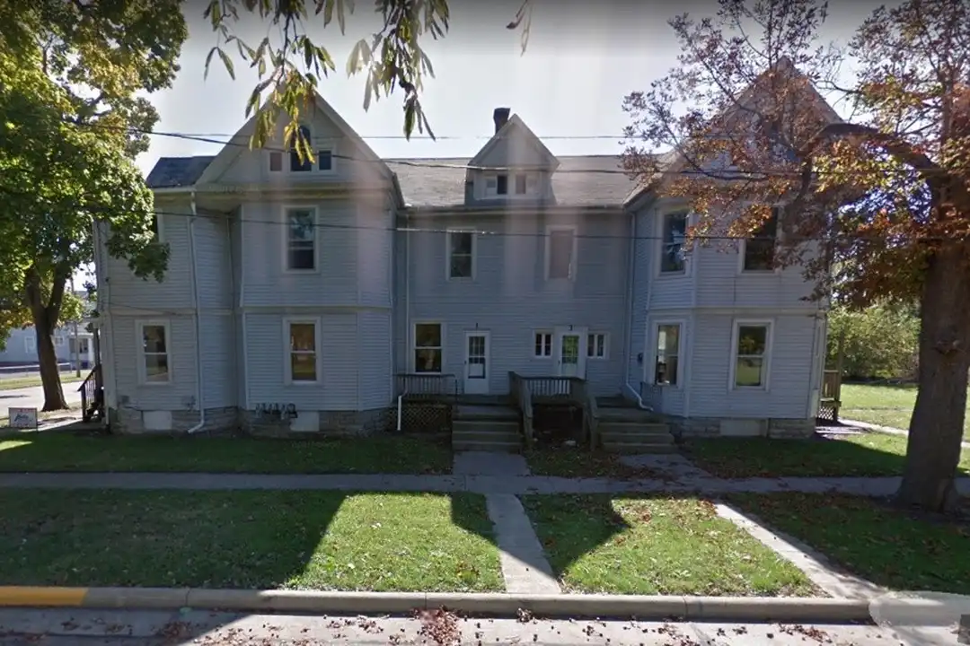 801 Warren St unit Unit 1 – photo 1 of 12