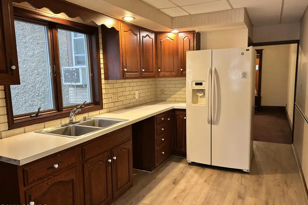 124 Birch St - More