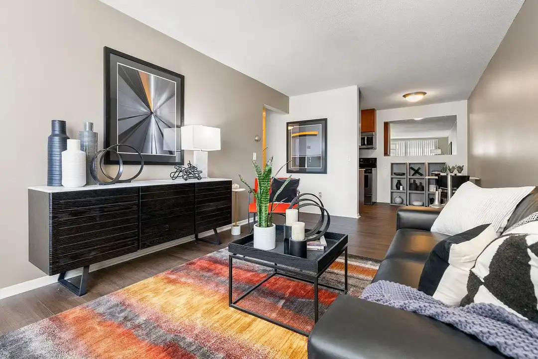 Uptown Square Apartments – pohled 3