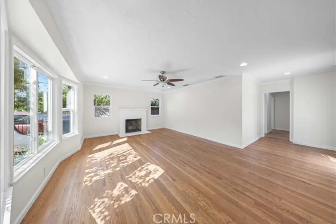 2074 Summit Ave - View 2