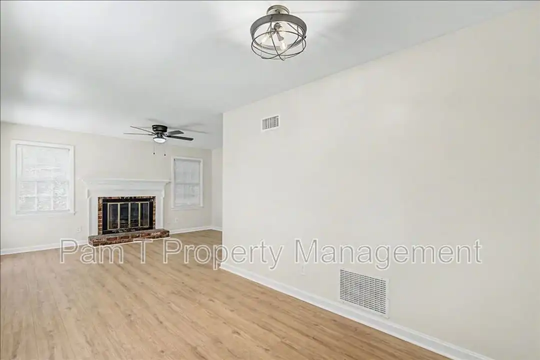 102 Juniper Cir - View 4
