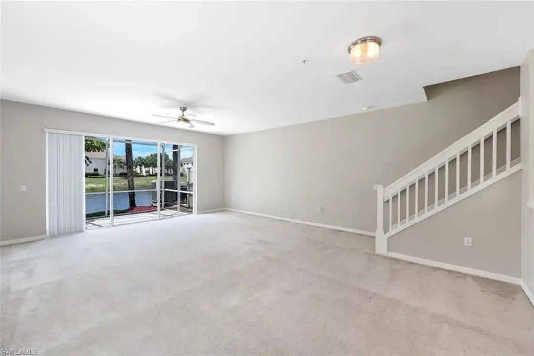 1088 Oxford Ln #48 - View 3