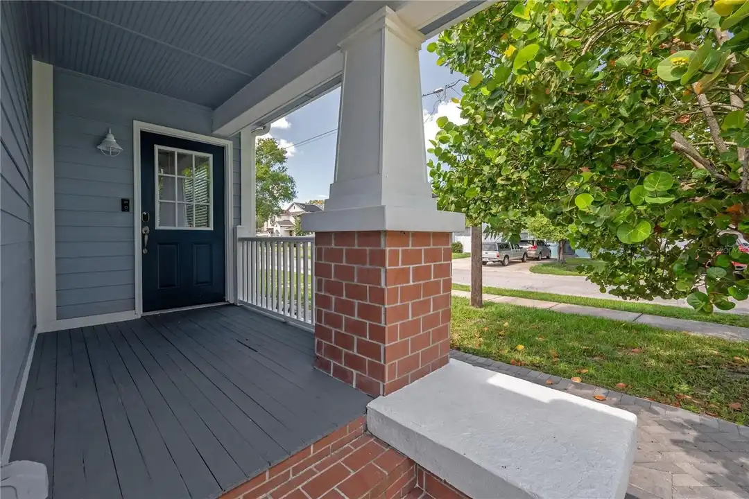 2714 W Fig St – pohled 2