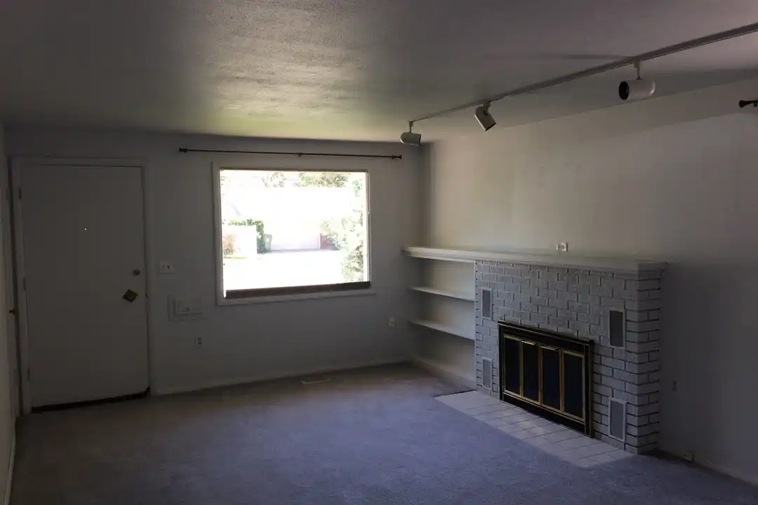 1629 E 34th Ave - View 4