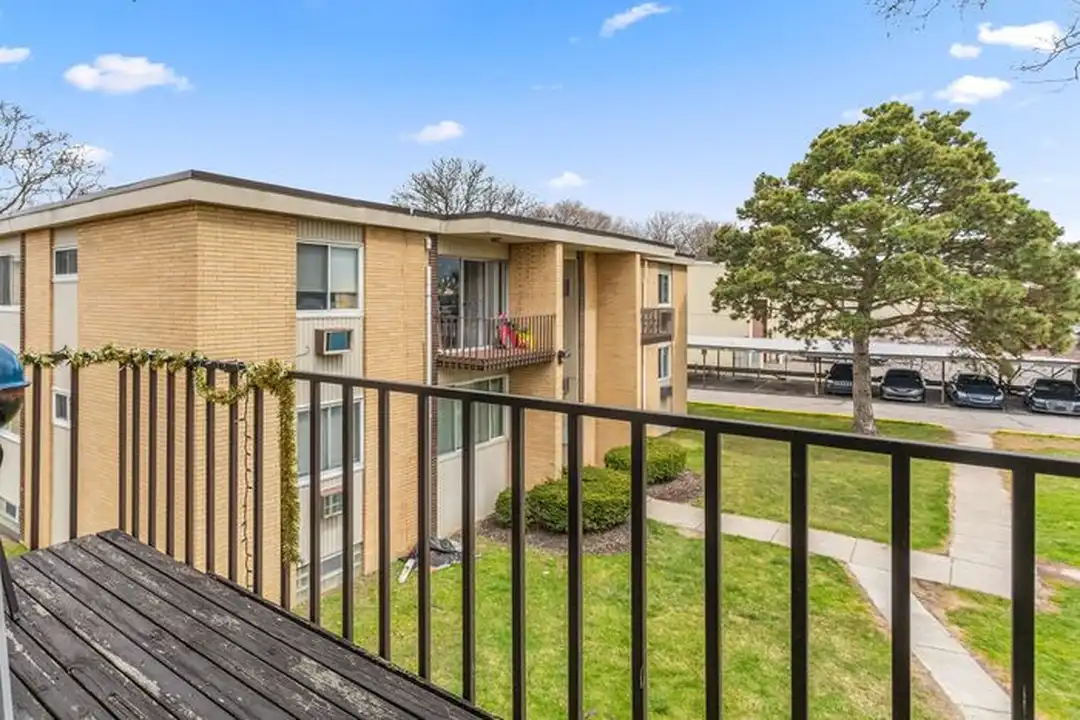 21850 Coolidge Hwy unit Apt 203 – pohled 2